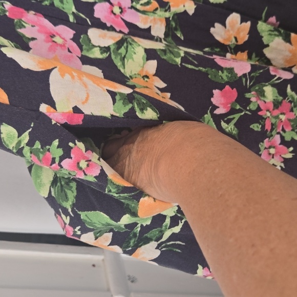 Floral Sleeveless Dress - Picture 4 of 7